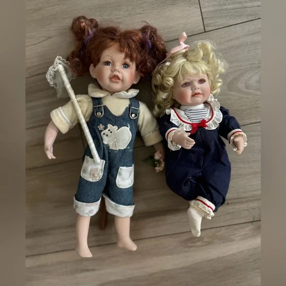 Assorted Porcelain Dolls Set - Picture 7 of 8